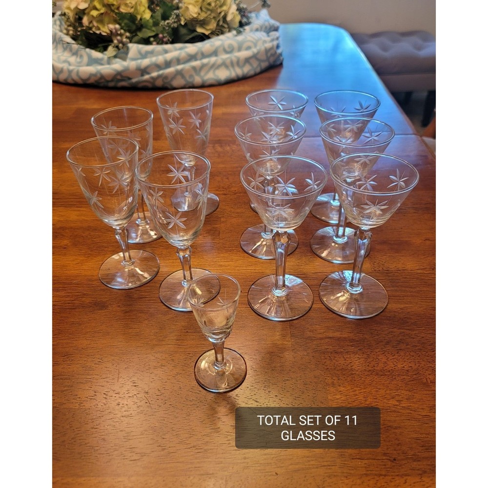 SOLD 😃 SOLD LOT OF 10-9. (MpStarlight Champ. Etched Cocktail Wine Vintage 1950s